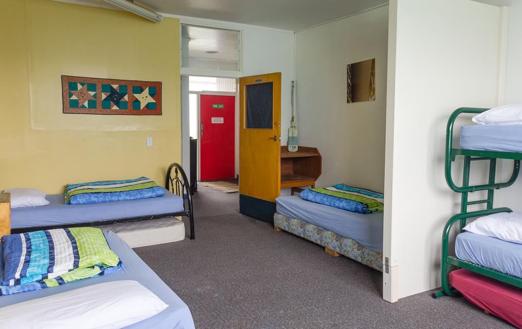Хостел 42B College House Уонгануи Экстерьер фото