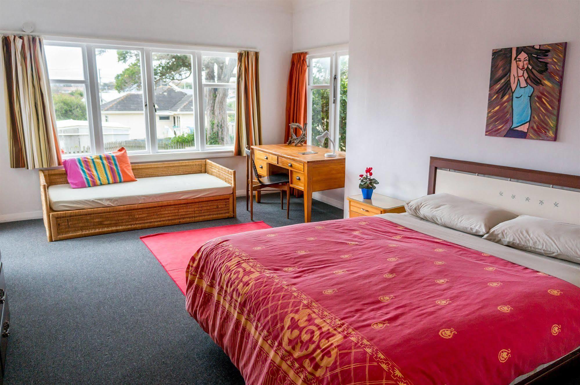 Хостел 42B College House Уонгануи Экстерьер фото