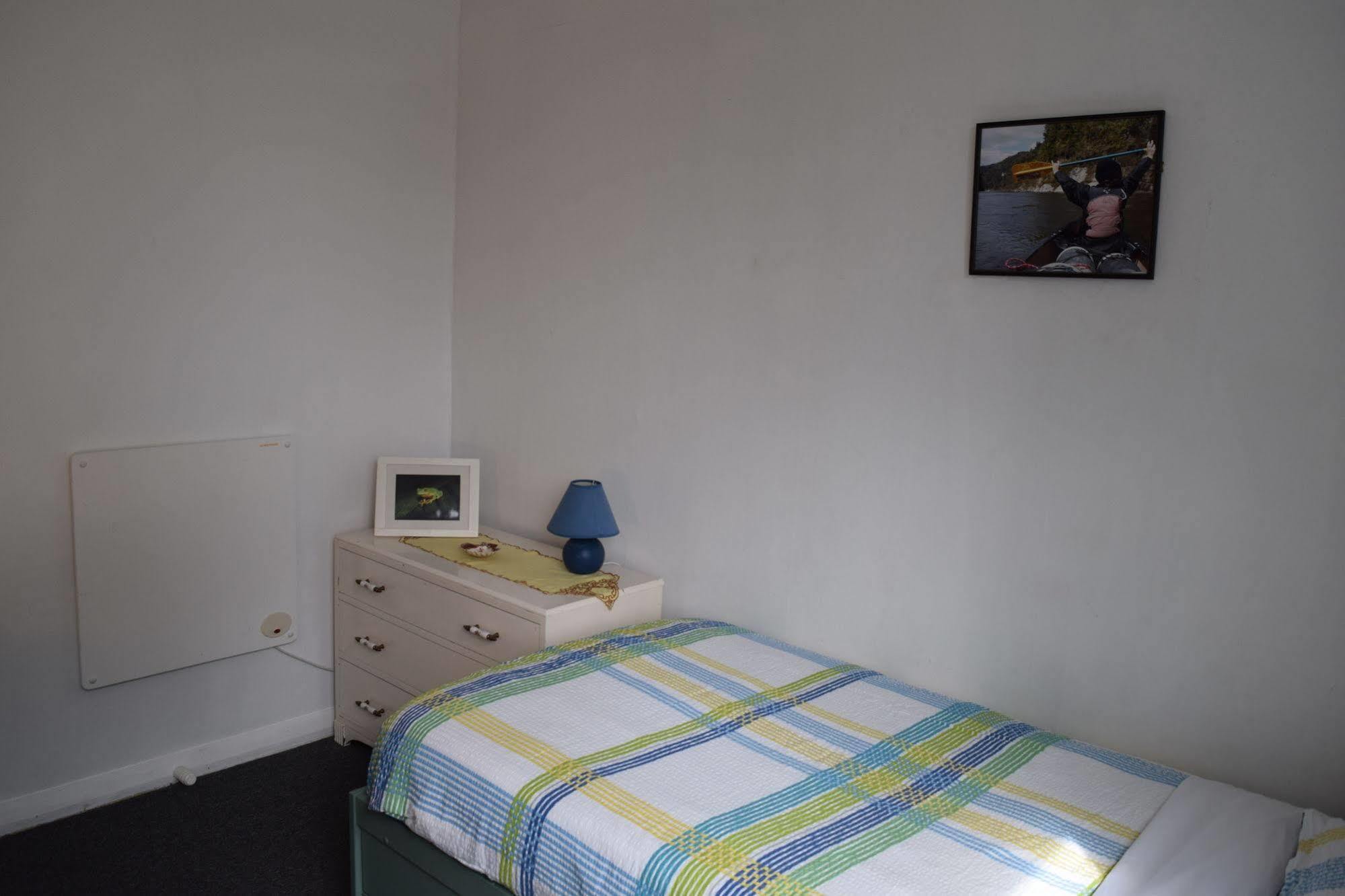 Хостел 42B College House Уонгануи Экстерьер фото